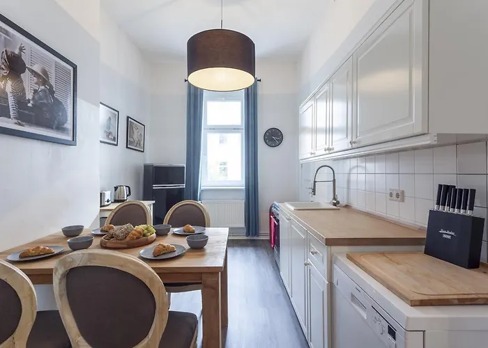 Apartment The Paul Loft, Big 3 Bed Apartment, 120 M2, Group & Family Friendly, Prenzlauer Berg, Ideal For 4 - 8 Guests